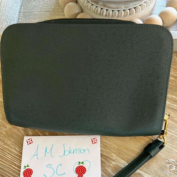 Authentic Louis Vuitton Orsay- Green - Picture 1 of 16